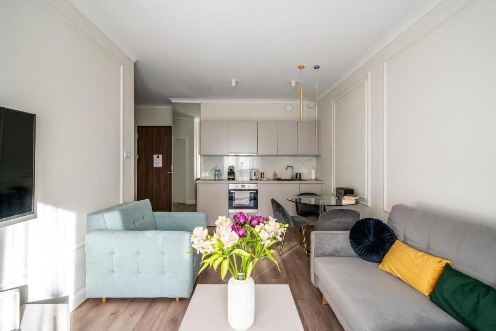 Mennica Residence Apartments Warschau Buitenkant foto