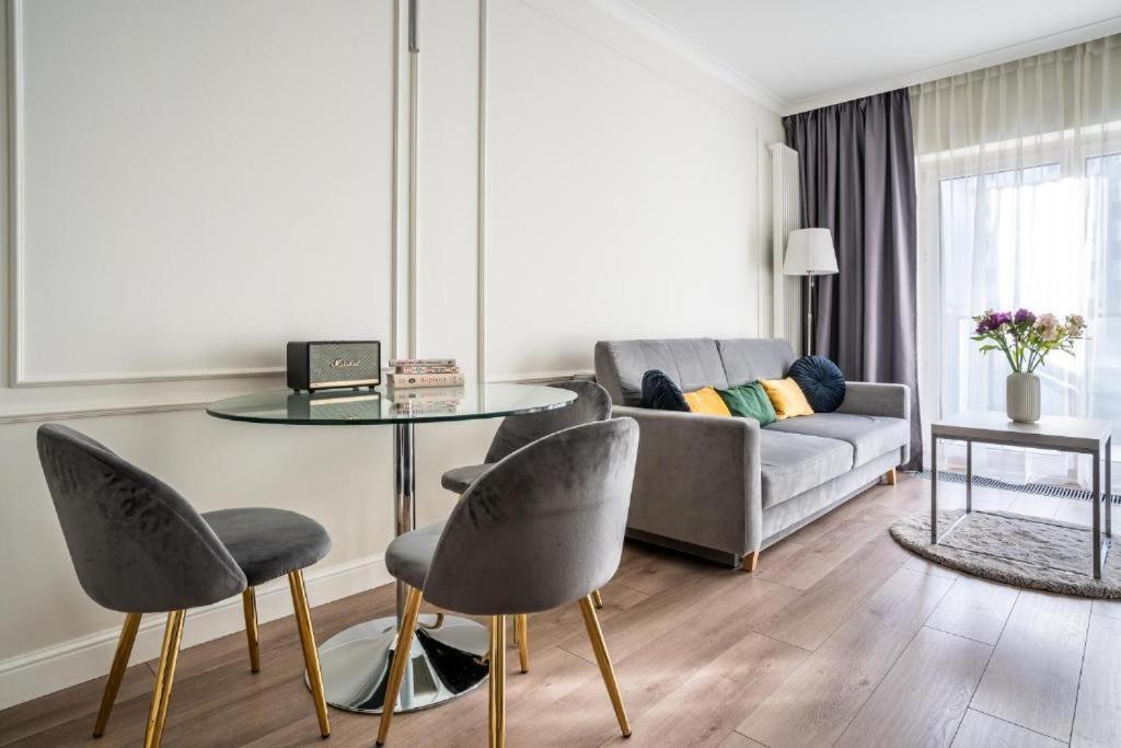 Mennica Residence Apartments Warschau Buitenkant foto
